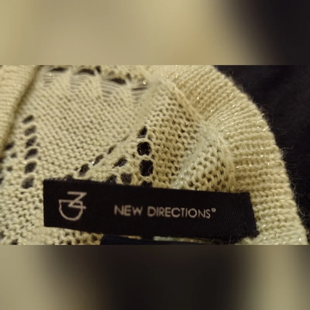 New directions XL ladies top - Picture 3 of 11